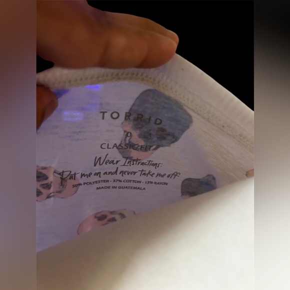 Torrid Classic Fit Burnout Skull Crew Neck Short Sleeve Tee Shirt - Picture 1 of 3